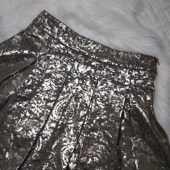 {mark.} Gorgeous Gold Pleated Skirt - Picture 2 of 5